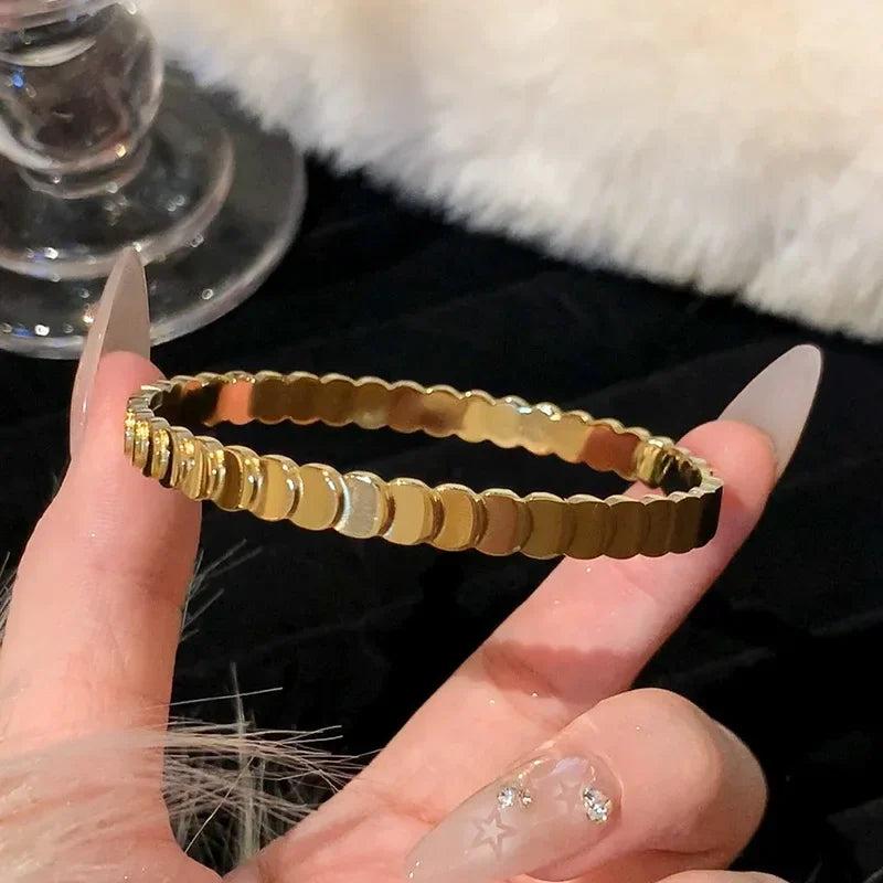 Titanium steel bracelet - Elegance and strength