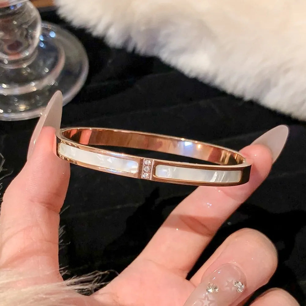 Titanium steel bracelet - Elegance and strength