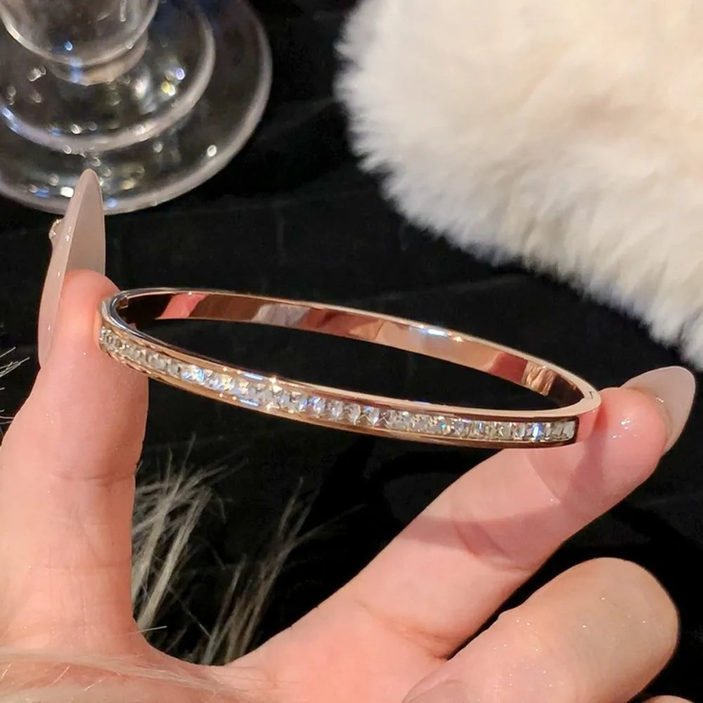Titanium steel bracelet - Elegance and strength