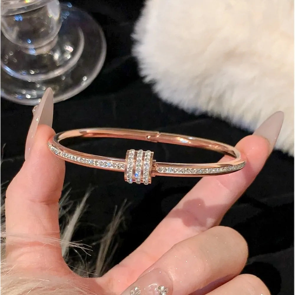 Titanium steel bracelet - Elegance and strength