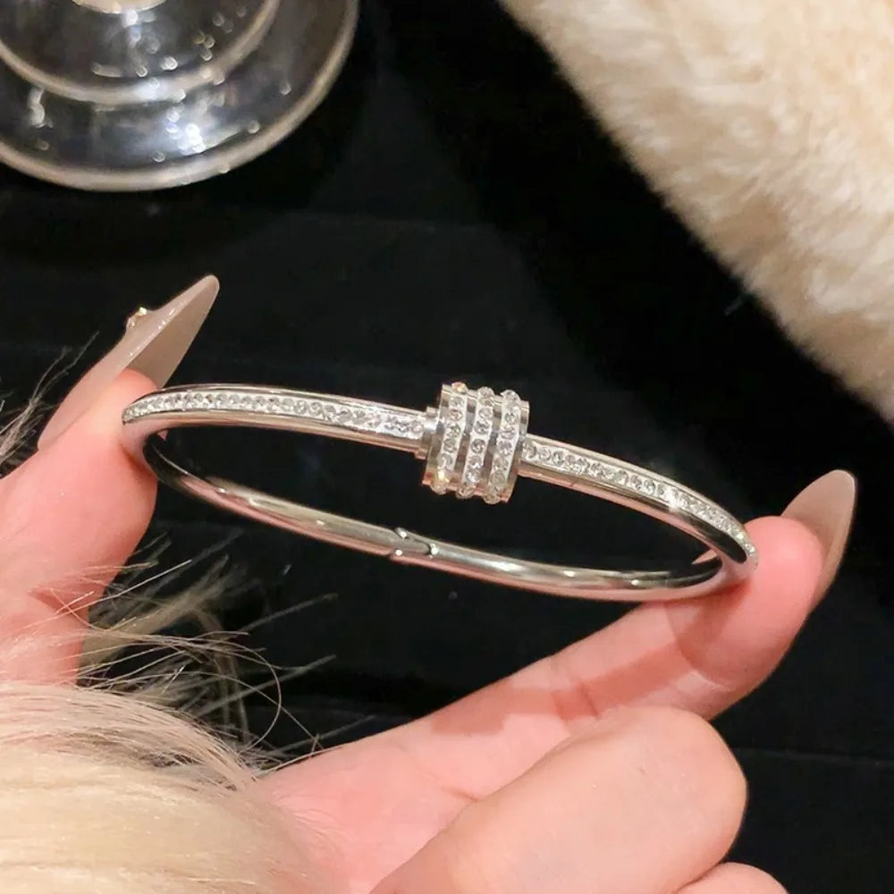 Titanium steel bracelet - Elegance and strength