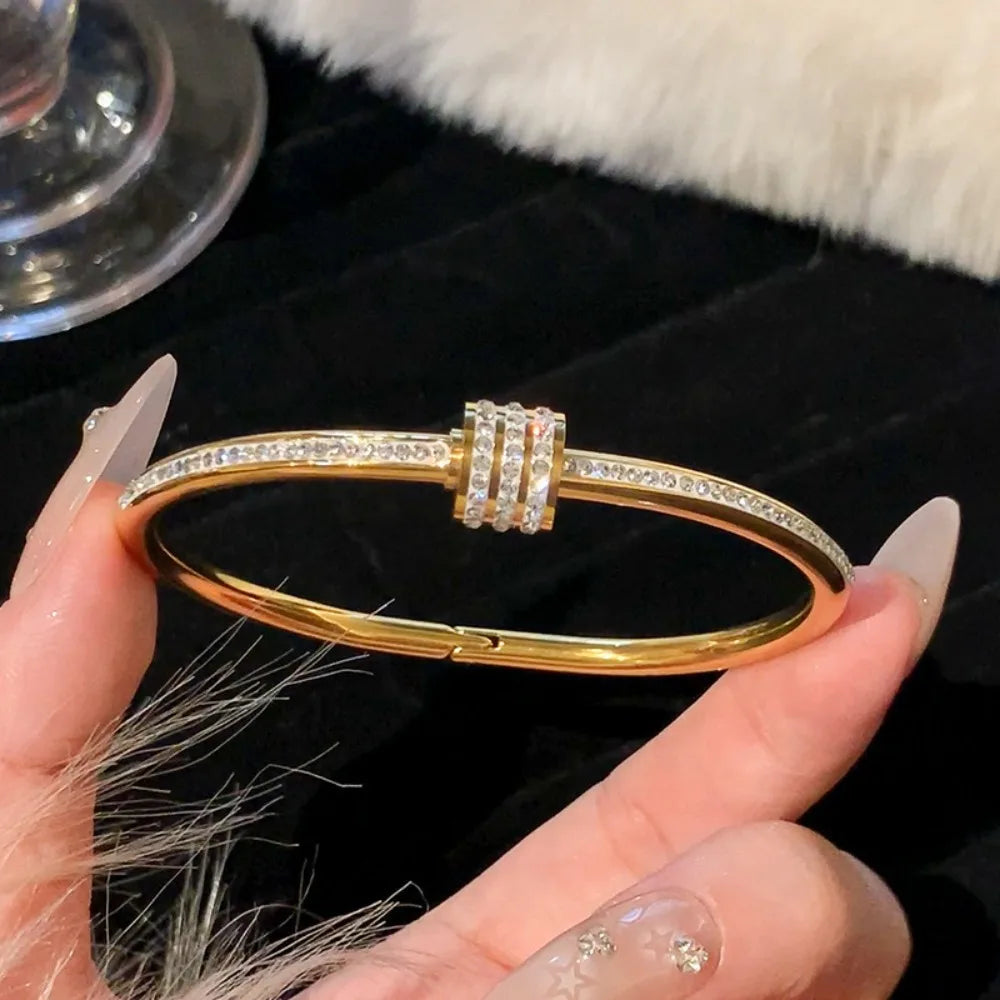 Titanium steel bracelet - Elegance and strength