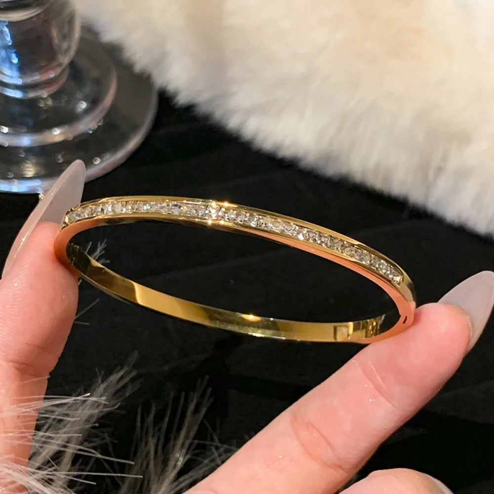 Titanium steel bracelet - Elegance and strength