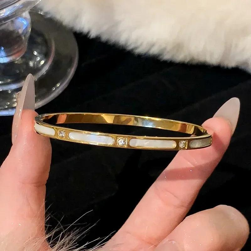 Titanium steel bracelet - Elegance and strength