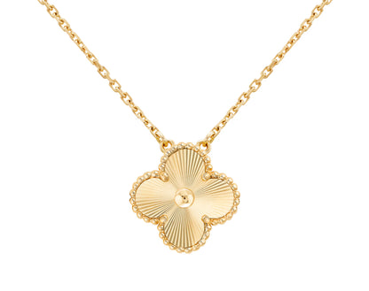 Collier Doré Élégant - Inspiration Luxe & Style Intemporel