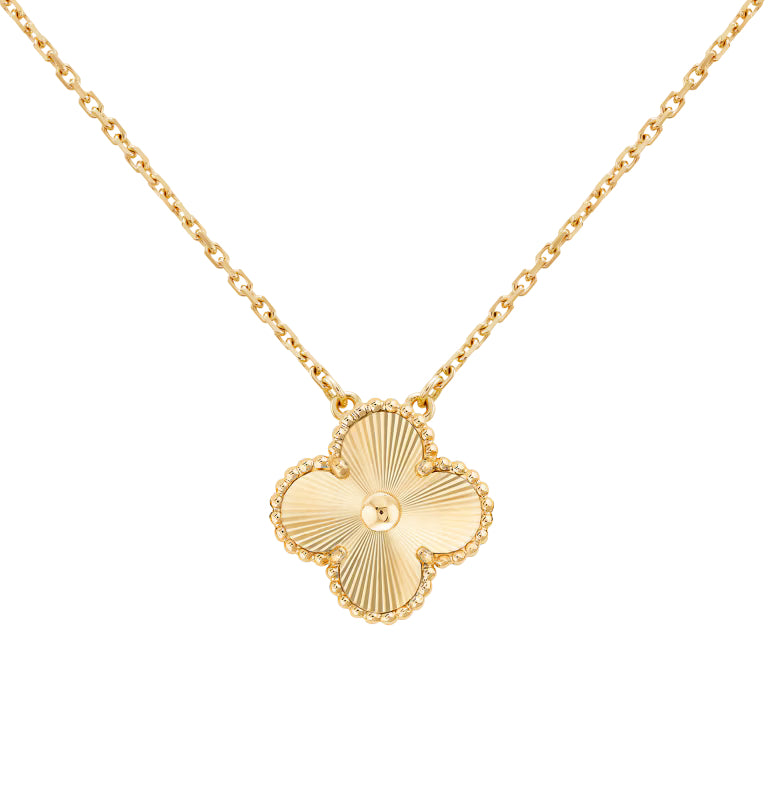 Collier Doré Élégant - Inspiration Luxe & Style Intemporel