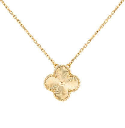 Collier Doré Élégant - Inspiration Luxe & Style Intemporel
