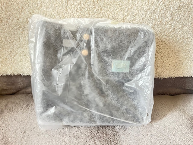 Sac noir "arrondi" sur le coté gauche avec porte-gobelet + Mug isotherme inox 240ml – Coffret cadeau tendance