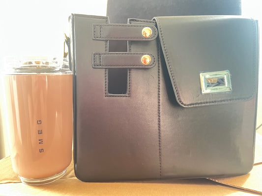Sac noir rectangulaire avec porte-gobelet + Mug isotherme inox 500ml – Coffret cadeau tendance